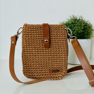 K podzimnímu outfitu nebo jako dárek k Vánocům? ✨ Rozhodnutí nechám čistě na vás 😉 Je připravena 👜 🧶 Kvalitní šňůry, pravá...